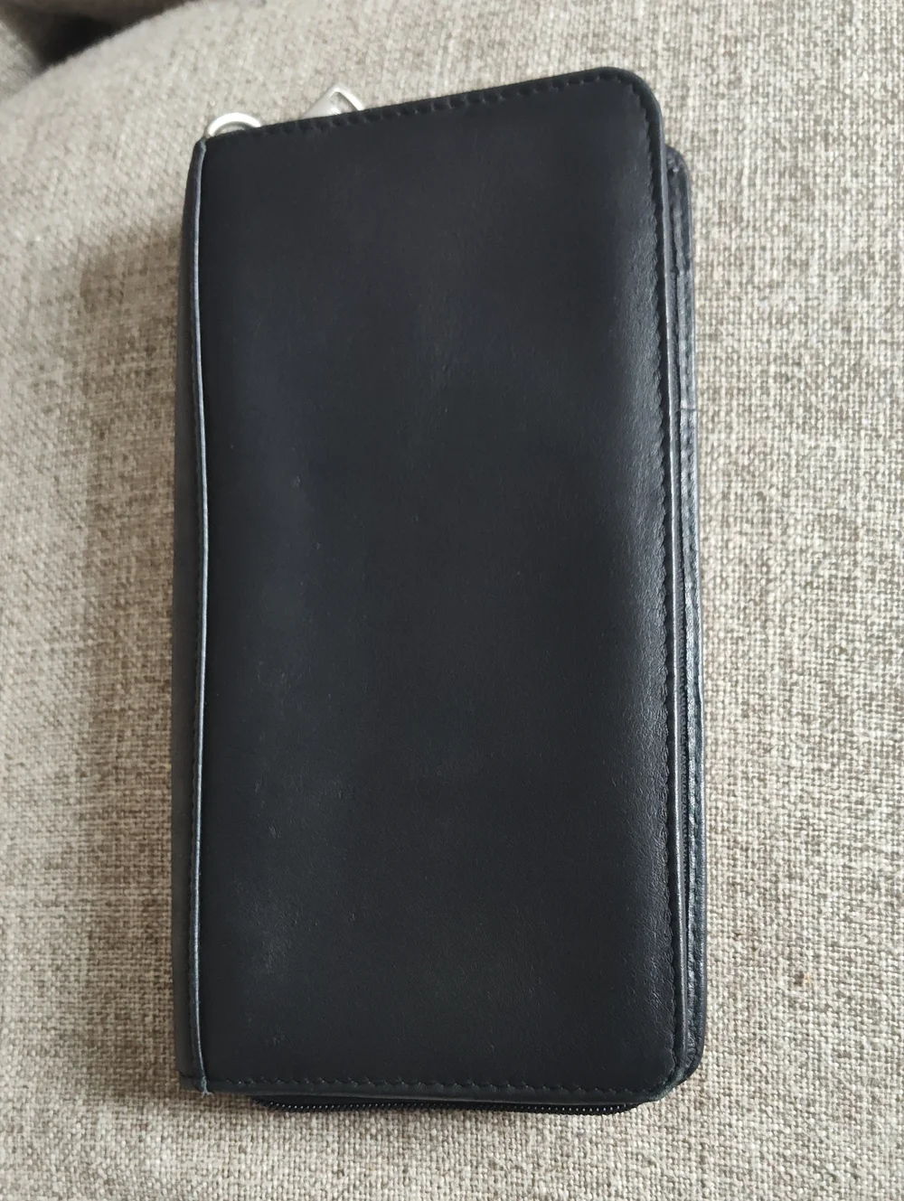 Dilana Zip-Around Black Leather Wallet Phone Case - Classic Organizer